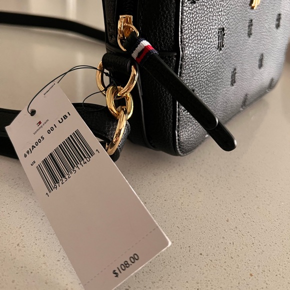 Tommy Hilfiger Women's Camera Crossbody Bag - Black Faux Leather Embossed Logo - Picture 4 of 11